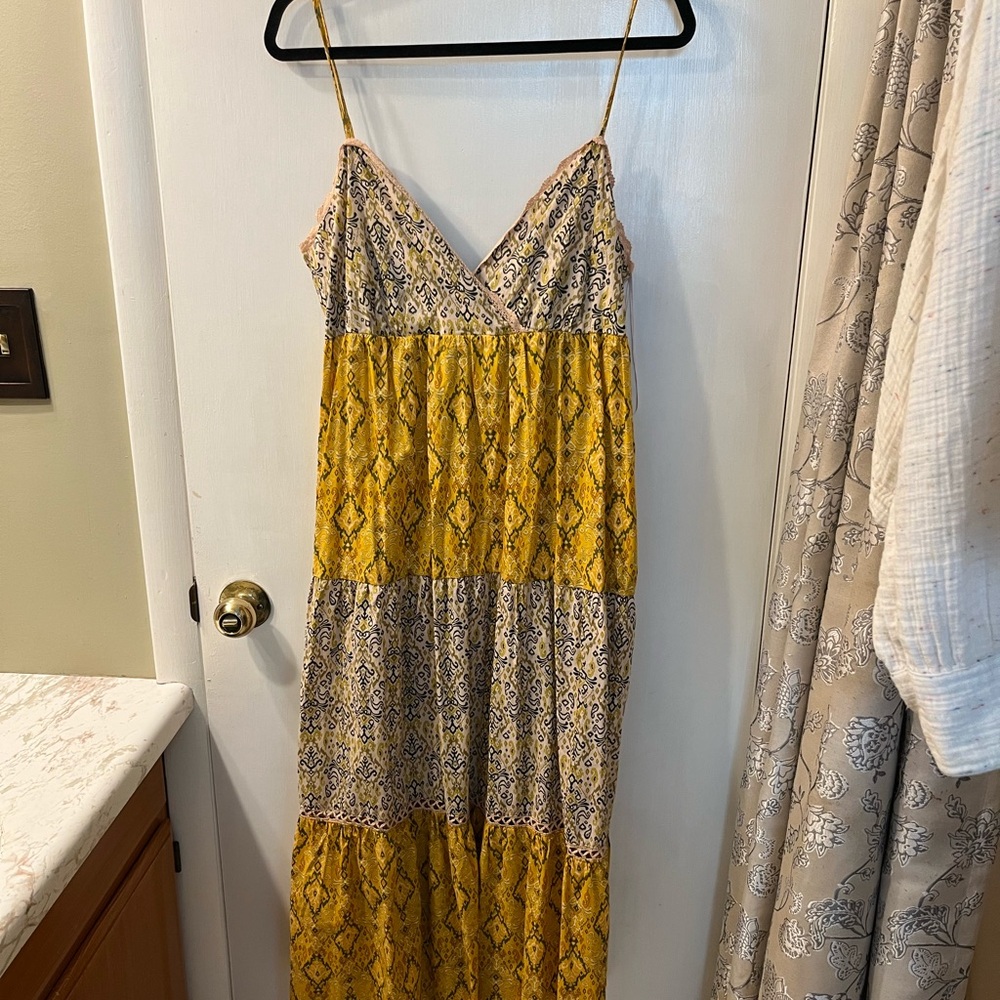 Francesca's Collections Yellow and Cream Maxi Dress - Picture 1 of 2